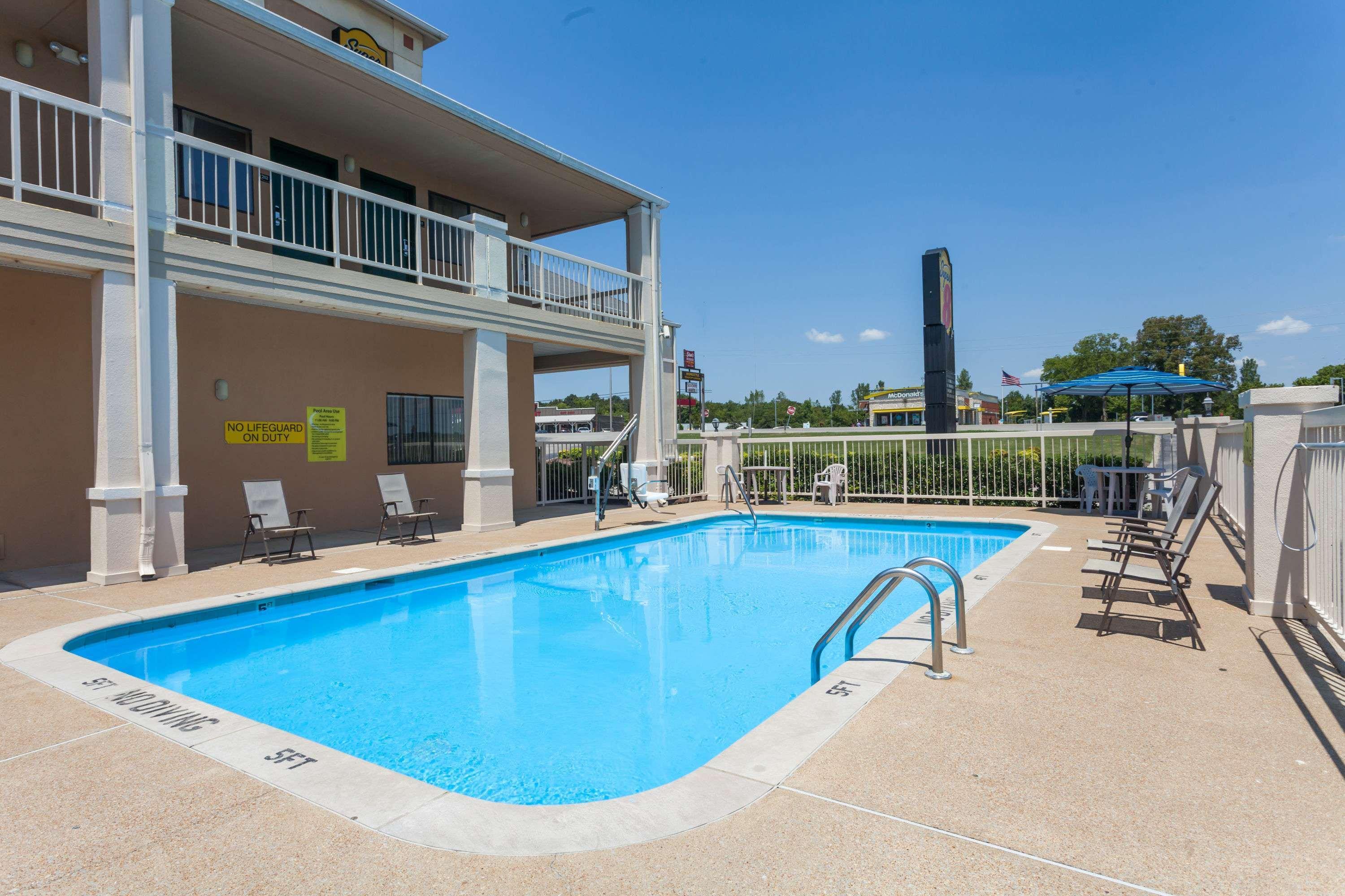 Super 8 By Wyndham Columbia Hotel Exterior foto
